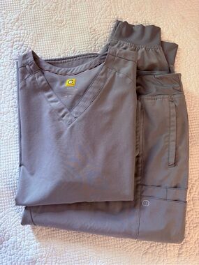 WonderWink Women's Scrub Set in Slate Gray size 2x petite
